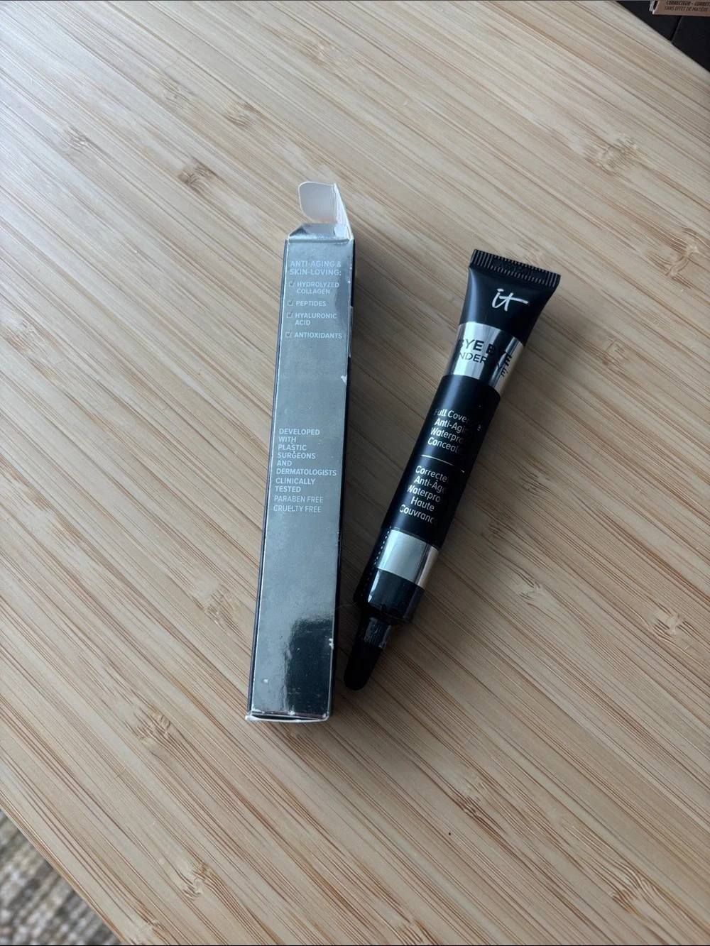 NIB it cosmetics Bye Bye Under Eye Concealer in Medium